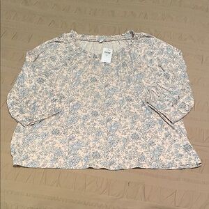 NWT J. Jill Pastel Pink and Blue with Black Outline Floral Top MP
